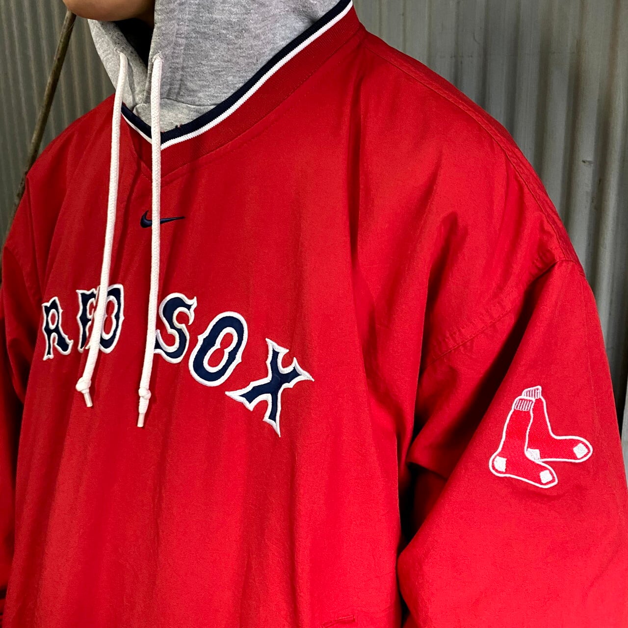 NIKE TEAM ナイキ MLB レッドソックス Vネック ウォームアッププルオーバー メンズM 古着 センターロゴ ナイロンジャケット RED  SOX レッド 赤色【ナイロンジャケット】 | cave 古着屋【公式】古着通販サイト