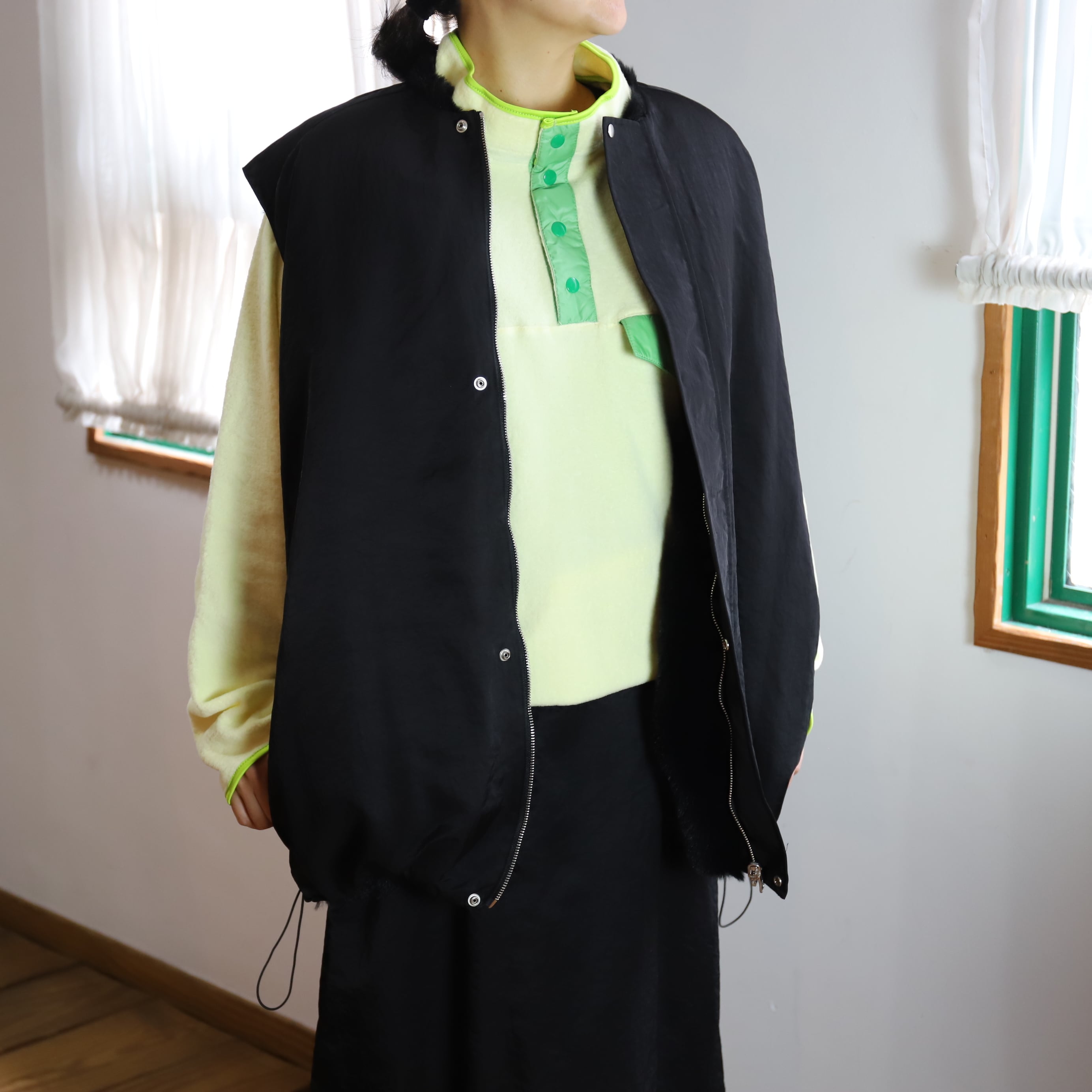 ALWEL / REVERSIBLE SLEEVELESS JACKET / BLACK | TIBETAN MARKET