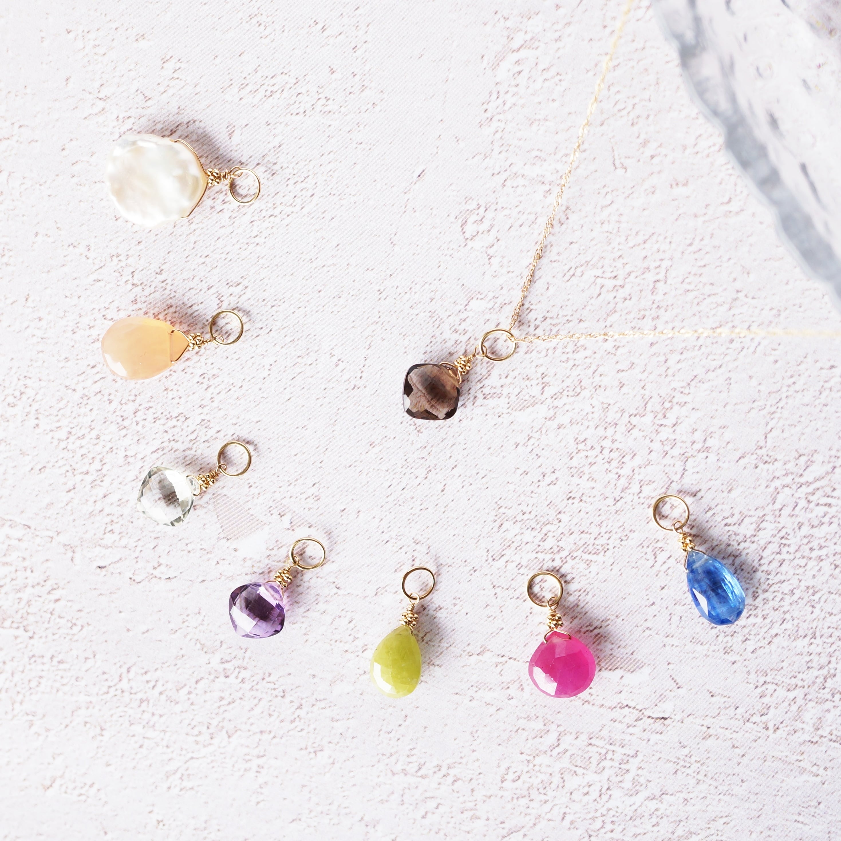 K10 Smoky quartz necklace charm / 天然石 スモーキークォーツ 水晶 一粒 1粒 華奢 シンプル ネックレス チャーム | damie powered by BASE