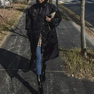 レディース コート ブルゾン アウター 上着 前開き ウィンドブレーカー ロングコート ロング 長袖 ハイネック スタンドカラー ストレート ファスナー ポケット ボタン ボア 厚手 コットン 中綿 大人可愛い シンプル カジュアル おしゃれ かっこいい こなれ感 クール アクティブ シック スタイリッシュ 無地 秋 冬 ママ 学生 通学 デート お出かけ アウトドア キャンプ 公園 休日 ガーデン ショッピング モノトーン 韓国 コーデ 暖かい 防寒 普段使い 着回し S M L XL 黒 ブラック