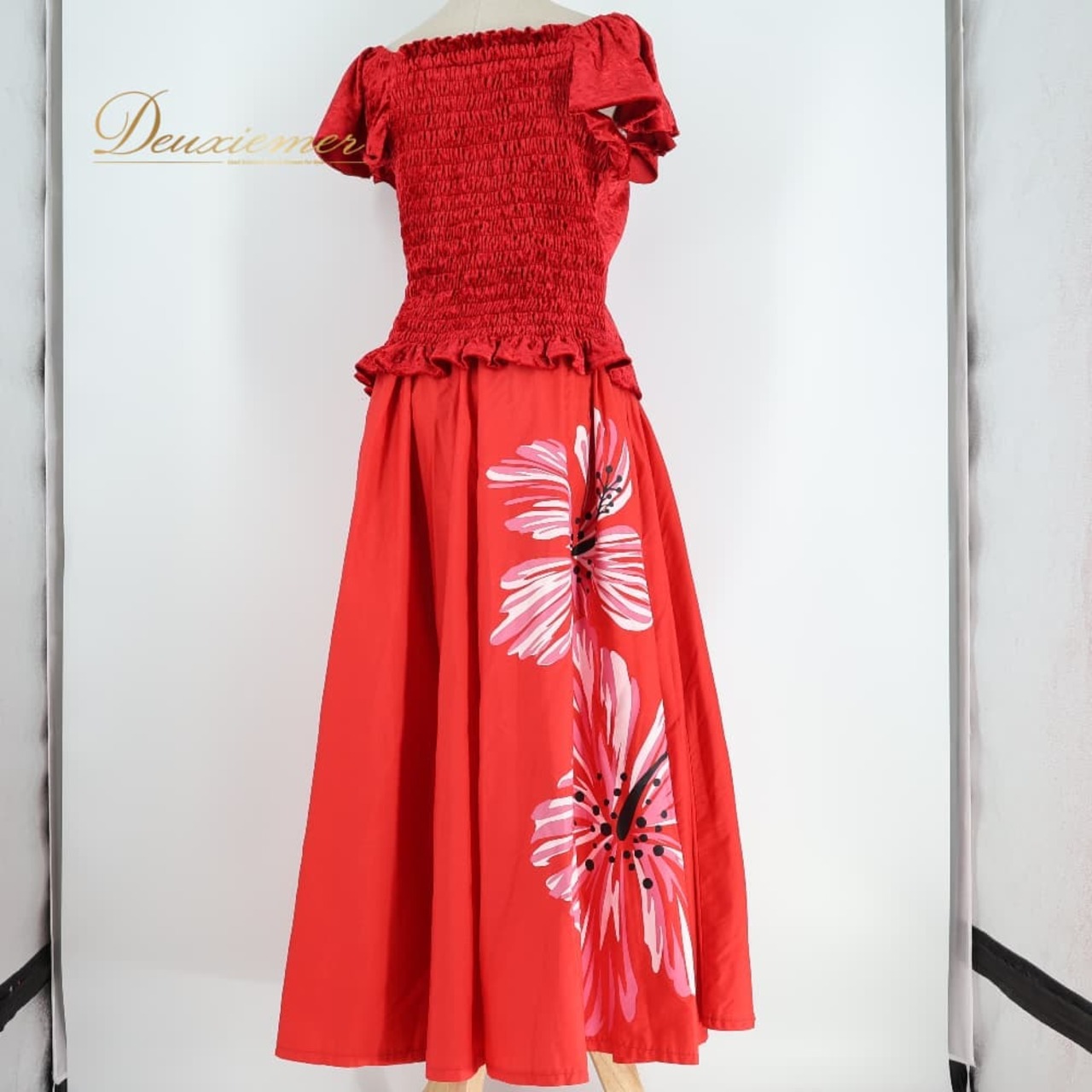 フラダンス 衣装 ALOHA STANDARDS アロハスタンダード ツーピース セットアップ 上下セット レッド系 日本製 ベロア 光沢 ハイビスカス柄 かわいい 華やか 鮮やか 明るい ハワイアン アロハ ハワイアンプリント フラ ダンス レッスン 練習