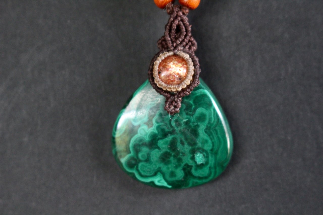 Malachite  & Sunstone micro macrame woody pendant