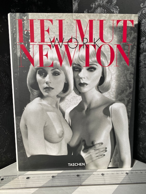 HELMUT NEWTON  WORK