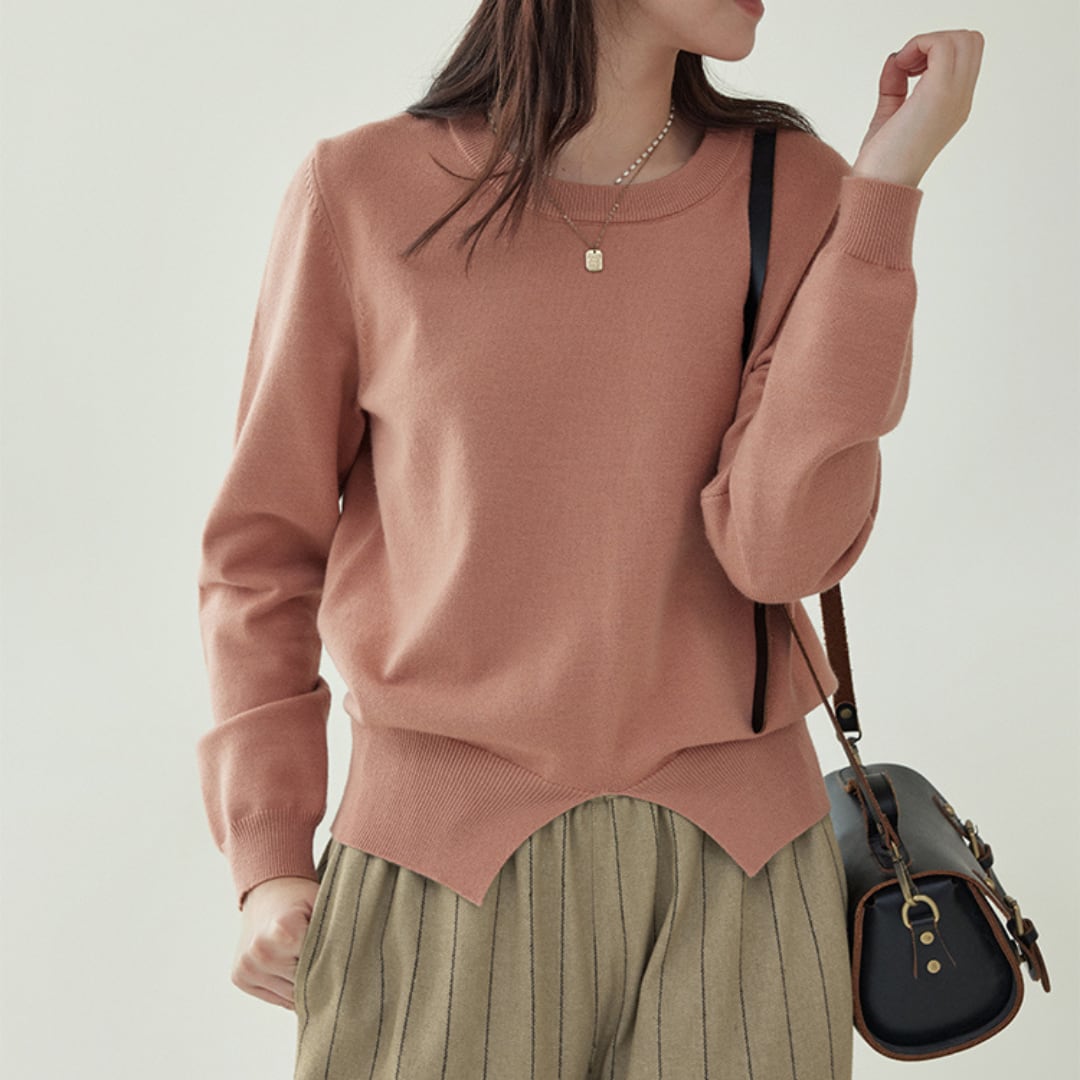 hem slit crew neck knit
