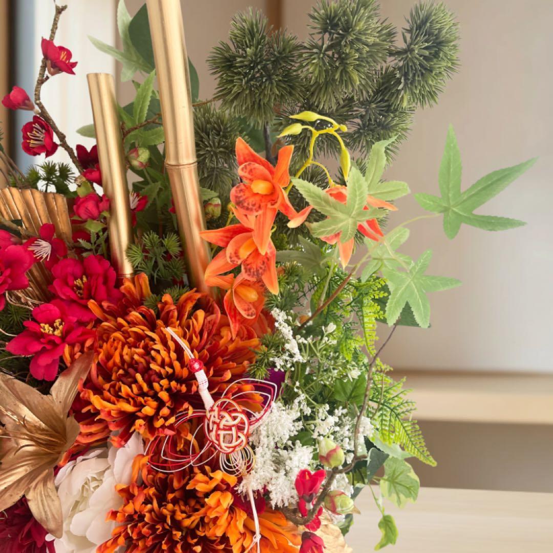 豪華帯締めの迎春門松 Lサイズ｜舞う鶴と咲き誇る菊の正月アレンジ