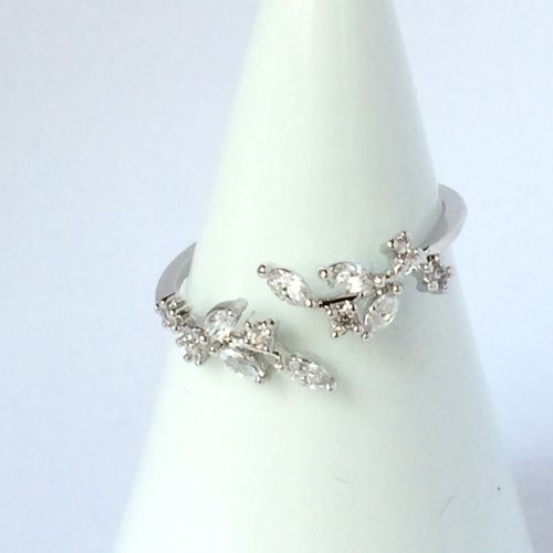 【 UNSEABLE 】CZ Ring leaf  Silver