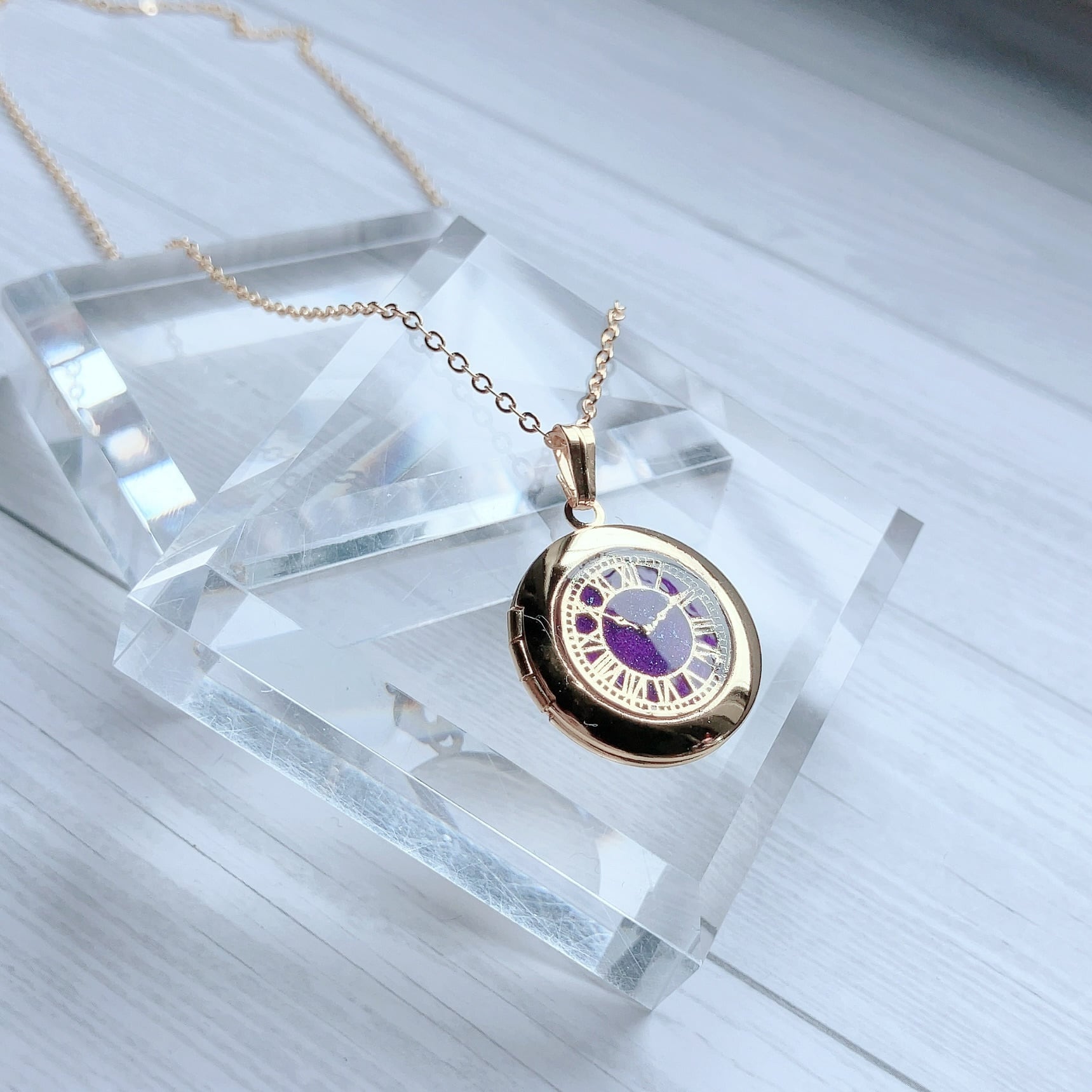 Deep sphere antique ロケットペンダント(ゴールド×ヴァイオレット