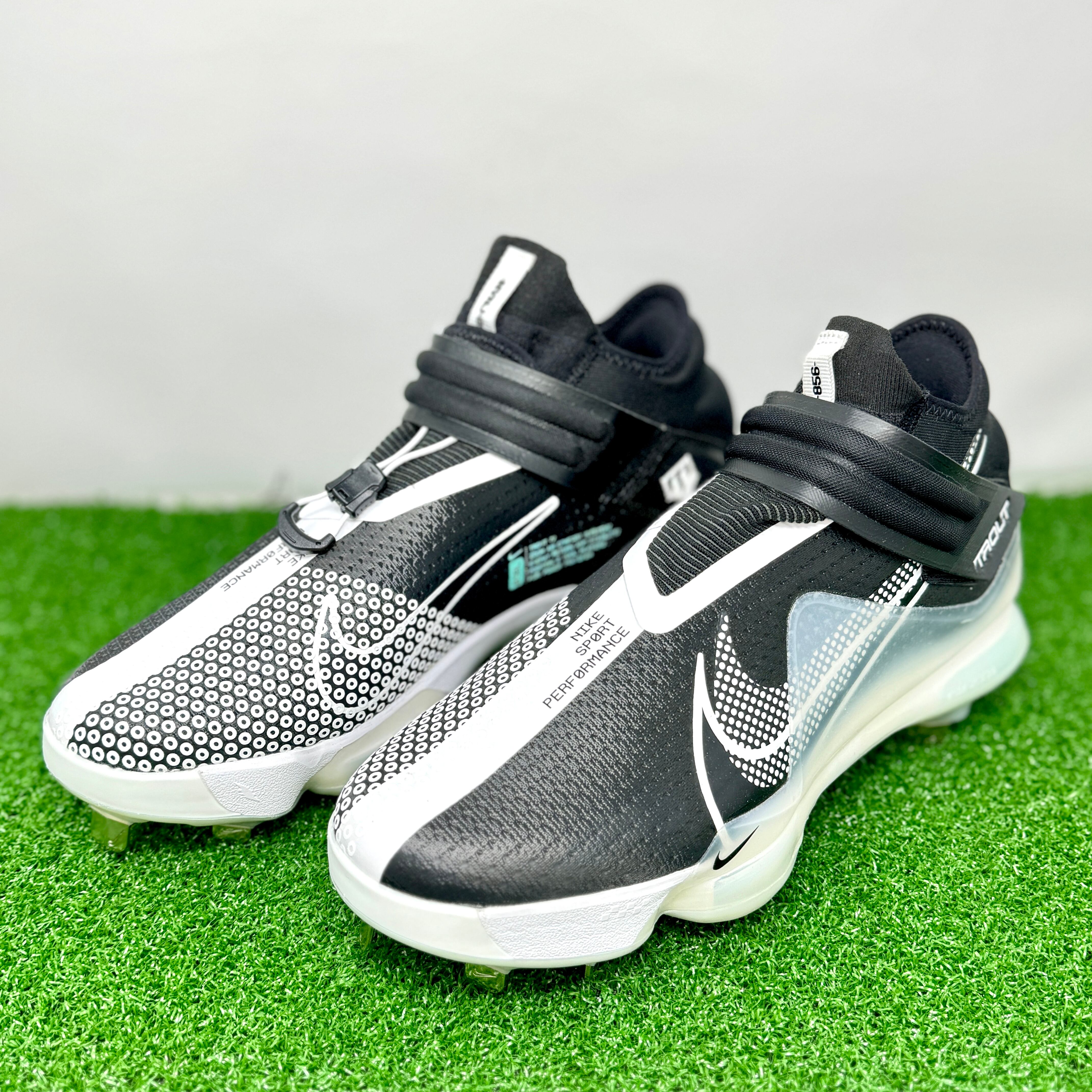 日本未発売 Nike Force Zoom Trout 8 Elite トラウト