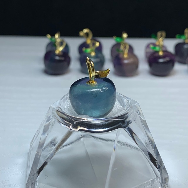 16.フローライトりんご・ペンダントトップ