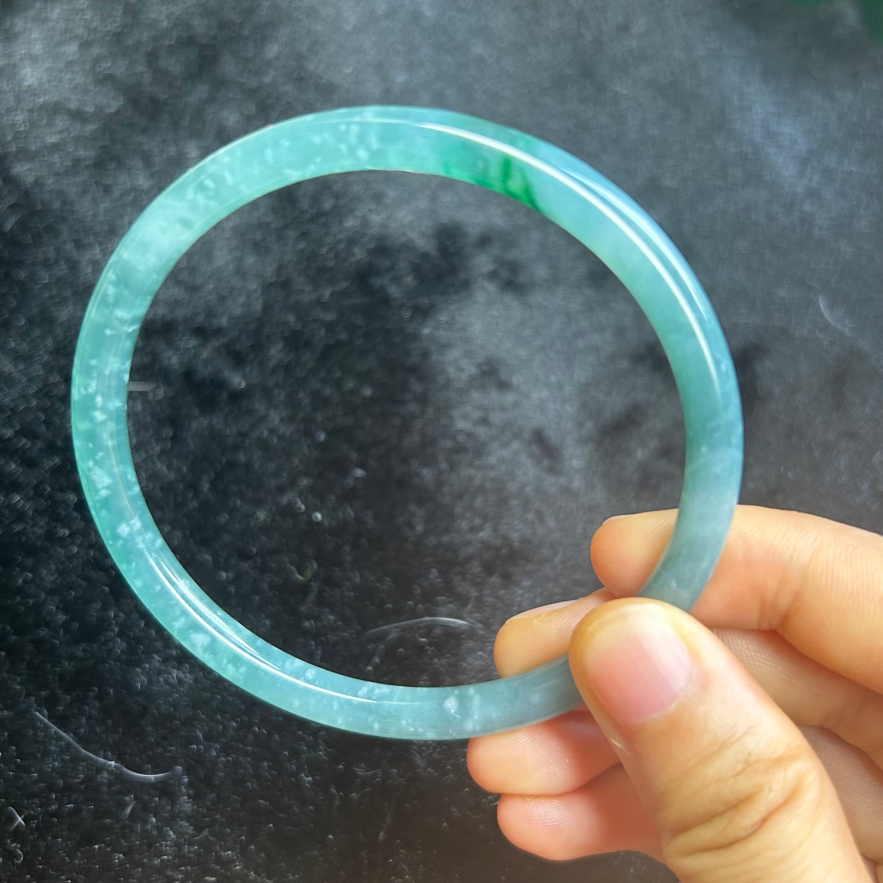 本翡翠バングル グァテマラ産 氷種 無含浸 無着色 | FARBE