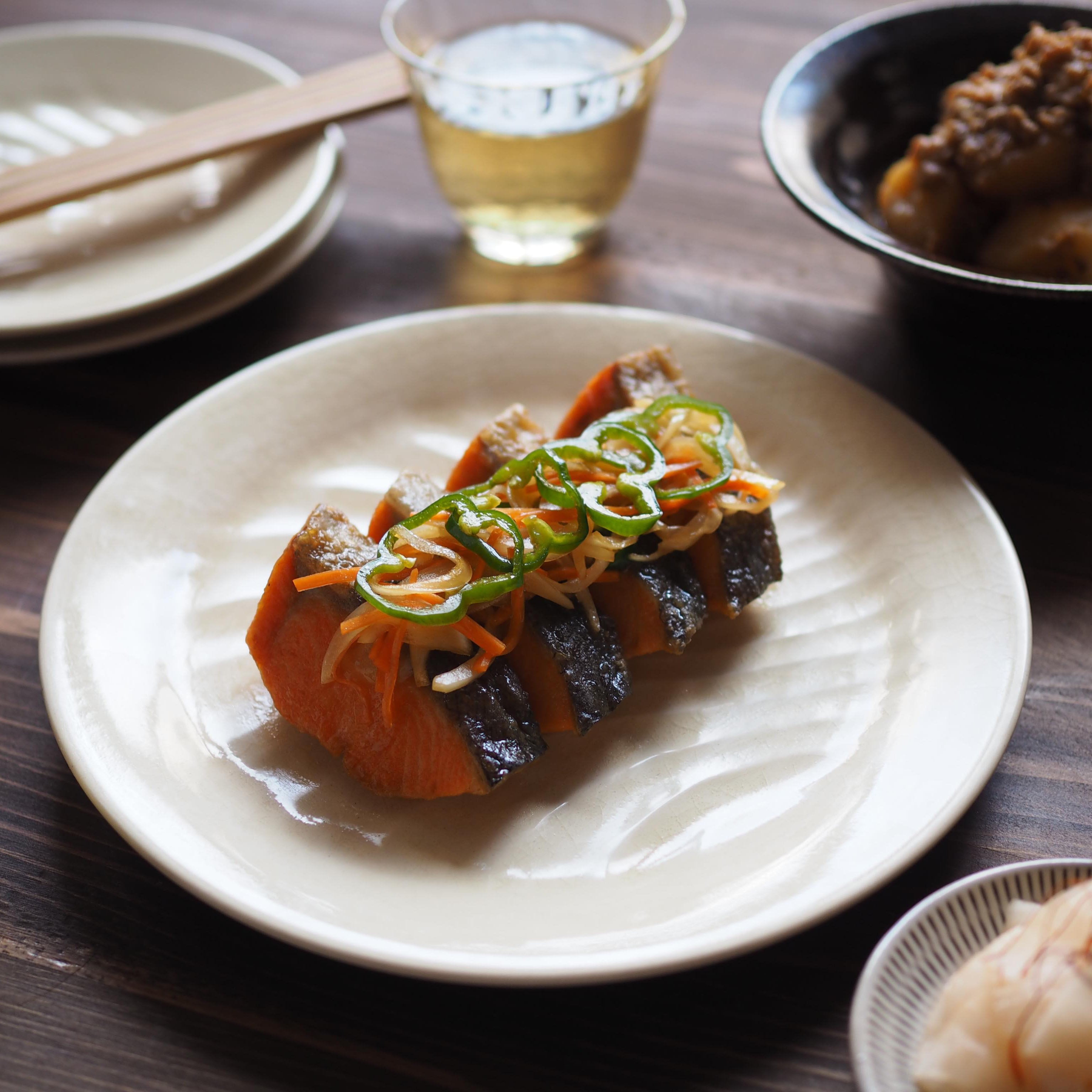 波紋丸皿 - 大 Wave-patterned round plate - large | arakitoyo