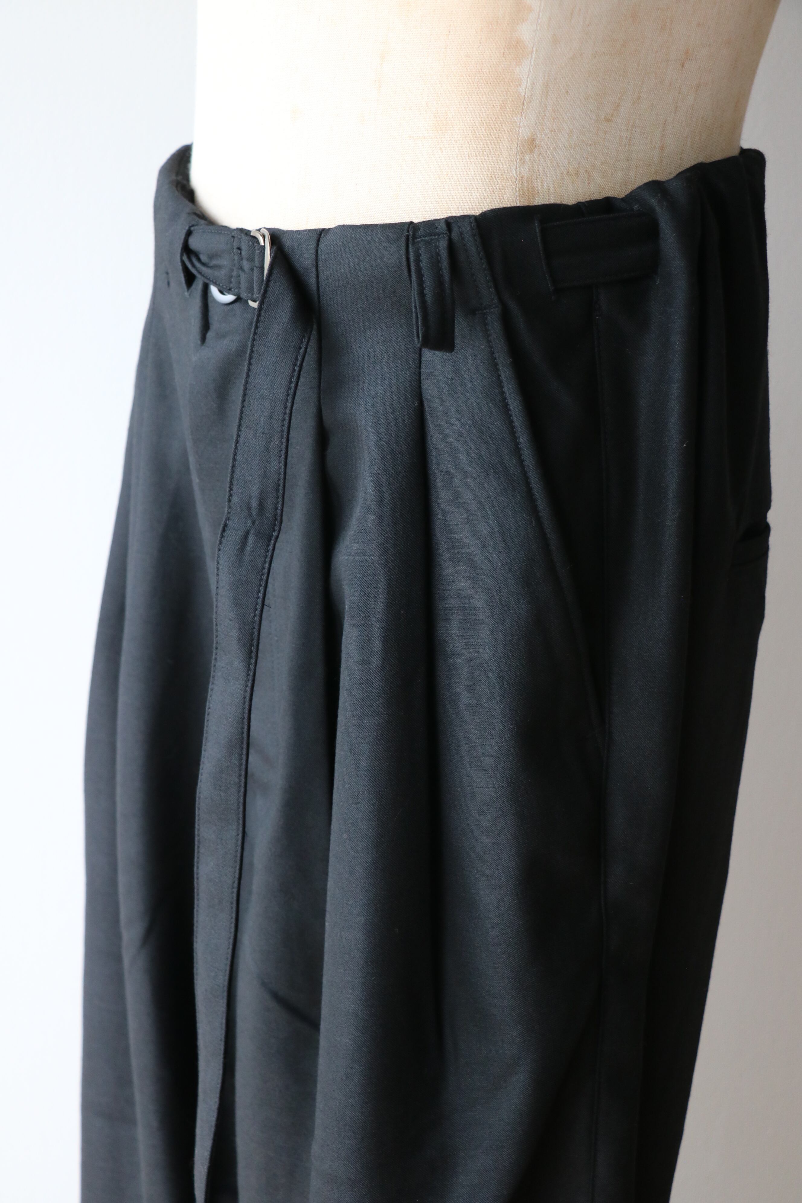 Ancellm -WOOL SATIN BELT-LESS SLACKS- / ANC-PT127 / アンセルム