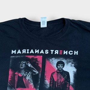 【GILDAN】マリアナス・トレンチ バンドTシャツ プリントTシャツ MARIANAS TRENCH ロゴ フォトプリント バンt ロックt 黒t 2XL ビッグサイズ 半袖 夏物 us古着