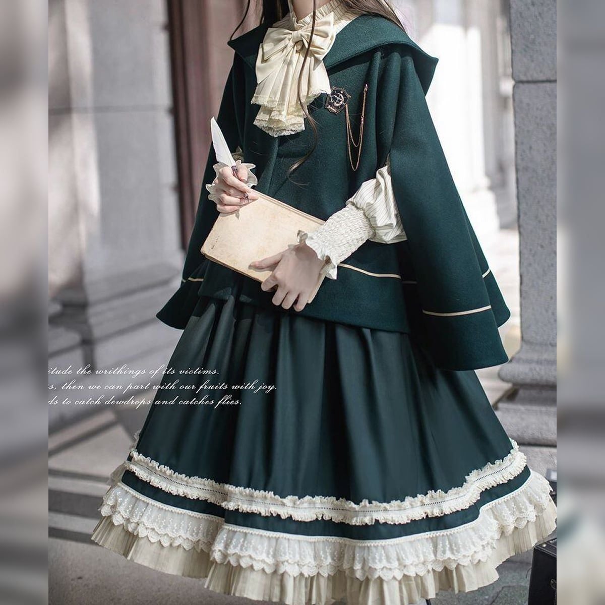 魔法学園エレガントケープ付きセットアップ：ブラウス+スカート