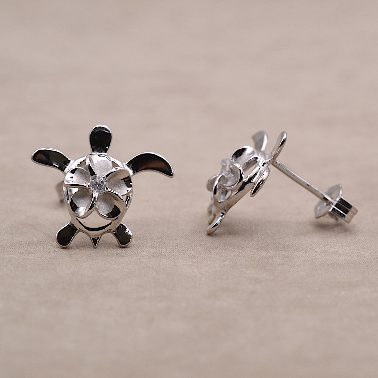 【silver925】ホヌ plumeria on honu silver earring