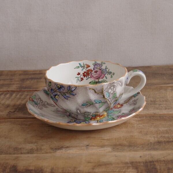かわいい イギリスヴィンテージティーカップ イギリスアンティーク 食器 Cbdshops It