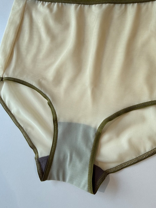 OVERNEATH/Boy Short085 ネット　LEMON