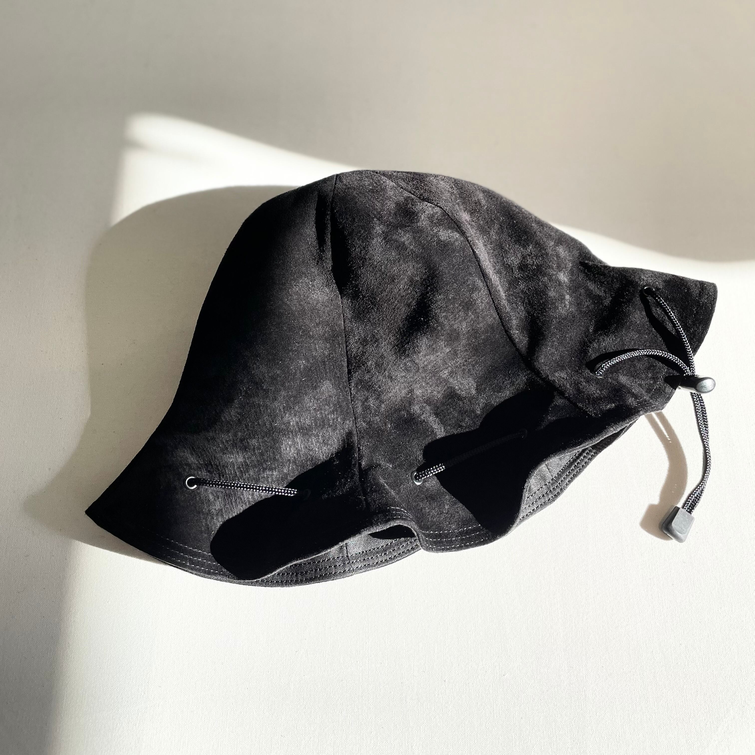 Hender Scheme(エンダースキーマ) pig kinchaku hat