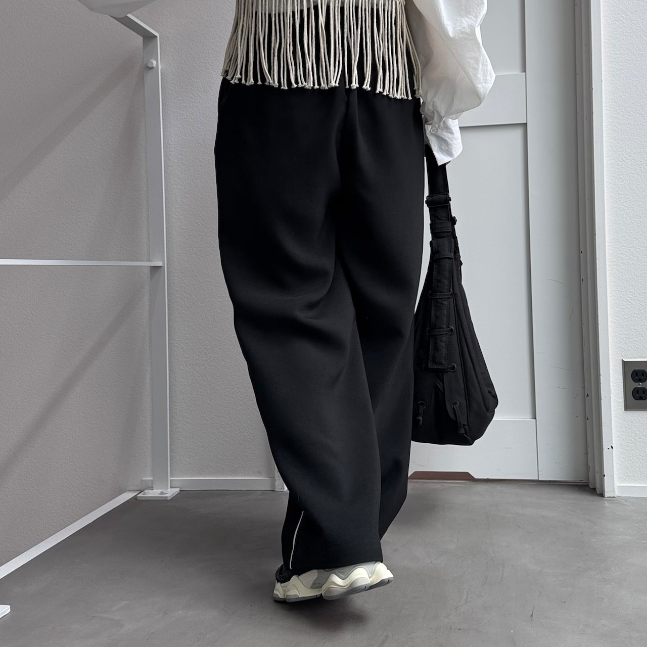 【受注予約:3月上旬入荷予定】サイドラインストレートイージーPT/ブラック