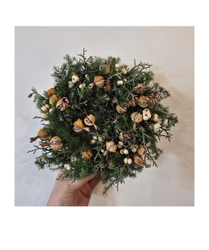 ゲットウの実とナンキンハゼのリース