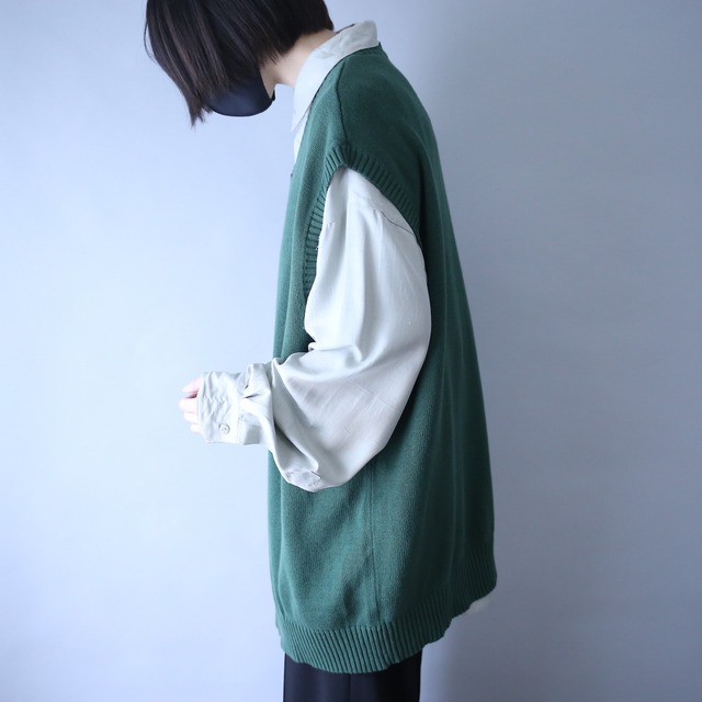 "KING SIZE" deep green over silhouette cotton knit vest