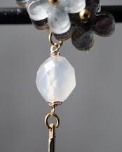 白と透明の雫(ホワイトカルセドニー) necklace