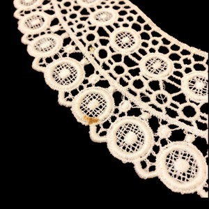 Vintage lace collar