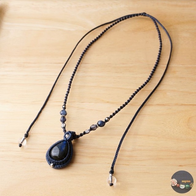 ブルーラブラドライトのマクラメネックレス ～  深海  ～＜一点物＞