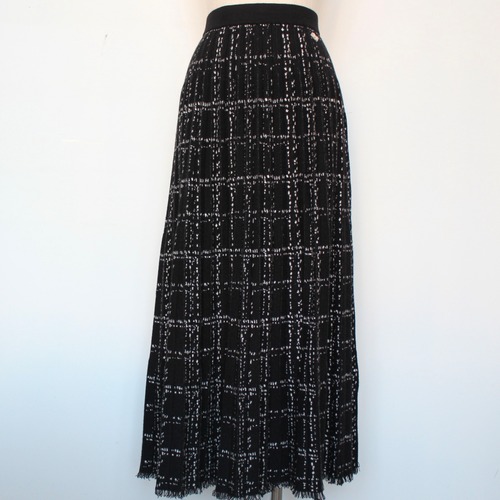 SILVIAN HEACH モノトーンステッチチェックニットプリーツスカートITALY; GPA25286¥29,000＋tax