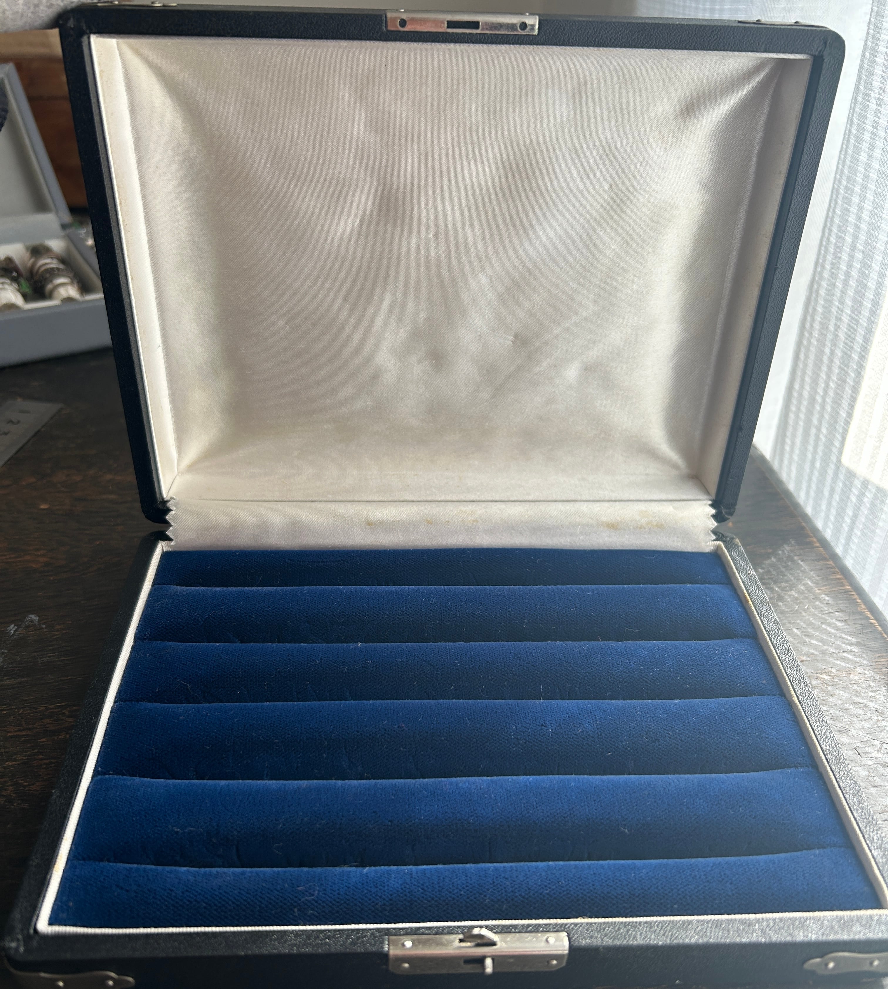 ヴィンテージ　リングコレクションケースD 浅型中、太めリング用