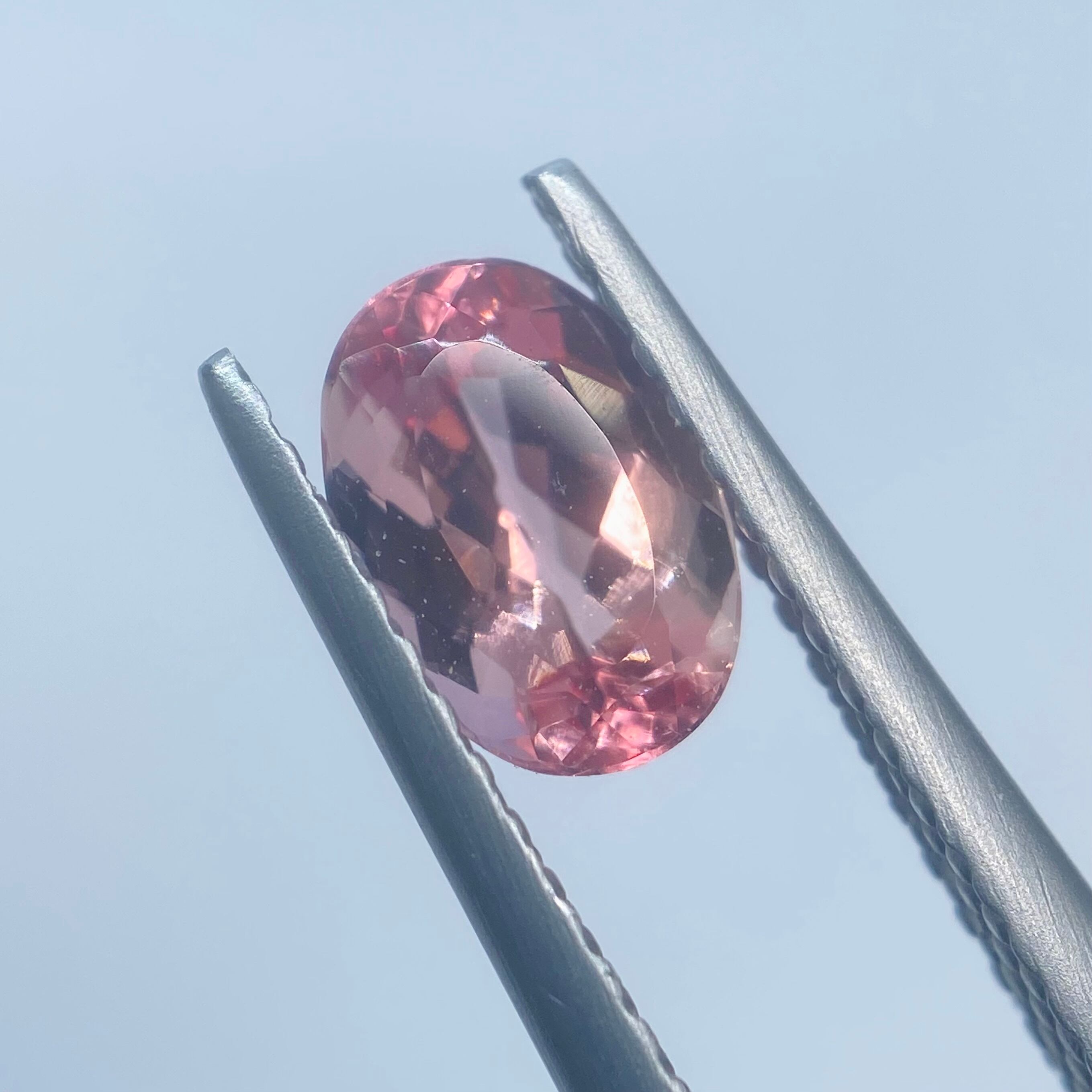 珍しいシェリーピンクのインペリアルトパーズ