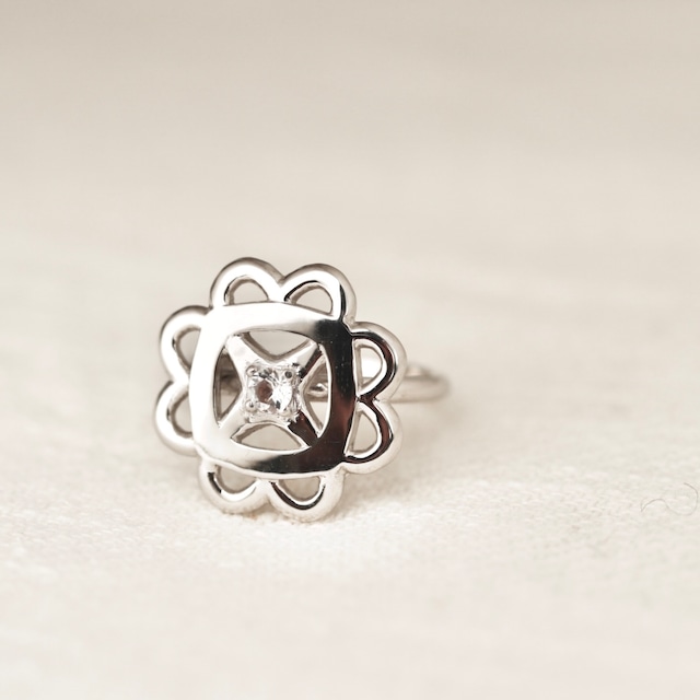 Clover Ring