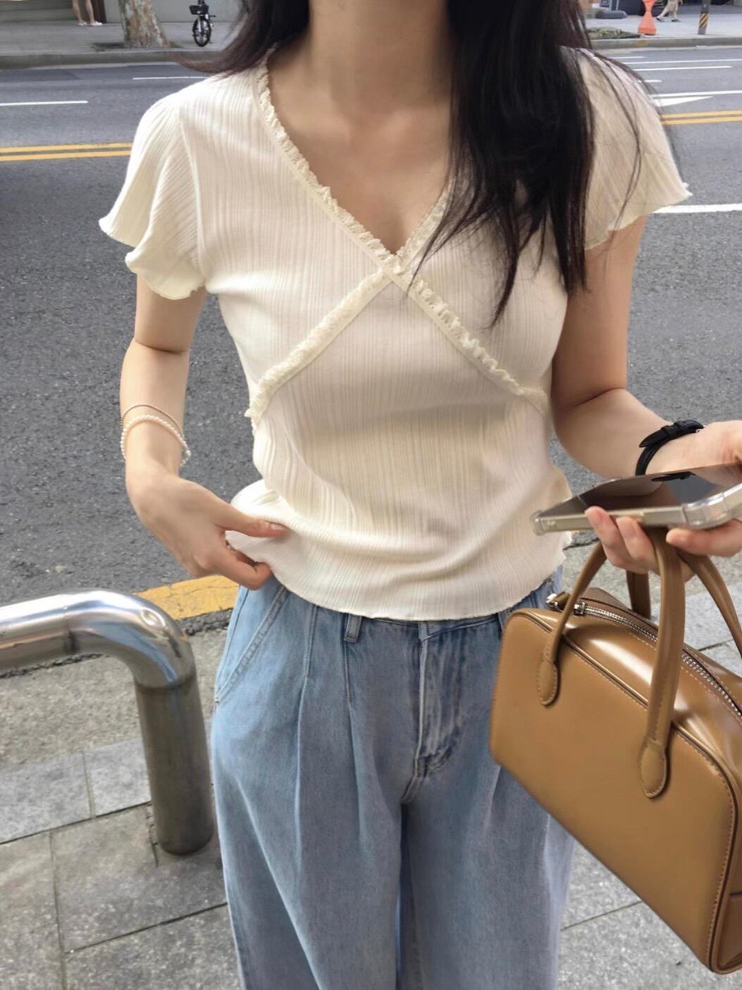 ミニフリルフレンチVネックトップス.1423