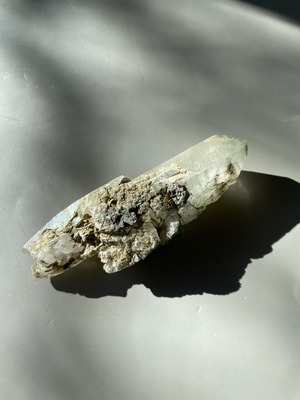 パキスタン　ギルギット　スカルドゥ産　ヒマラヤ水晶　DT 曲がり水晶　タントリックツイン　虹