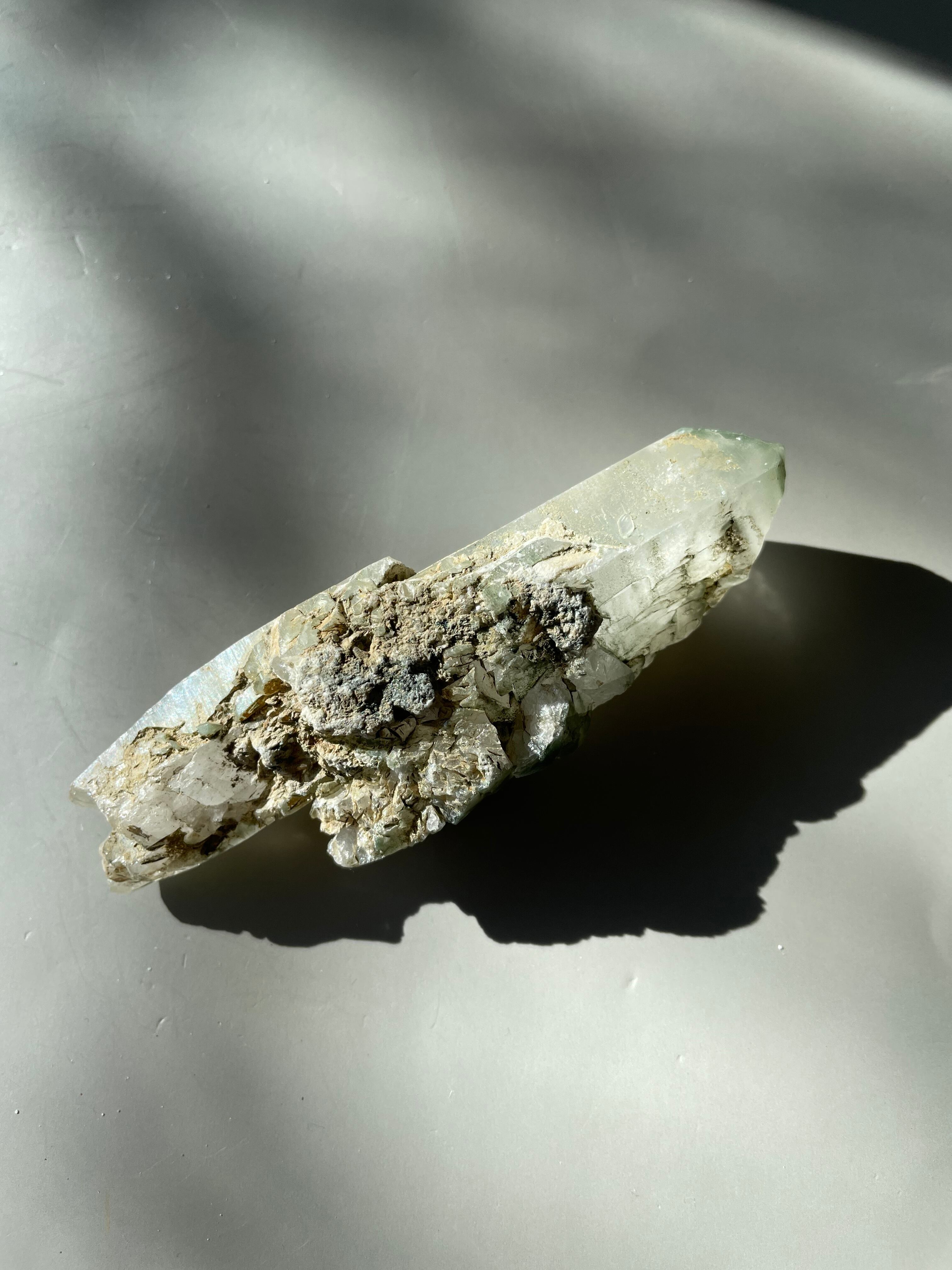 パキスタン　ギルギット　スカルドゥ産　ヒマラヤ水晶　DT 曲がり水晶　タントリックツイン　虹