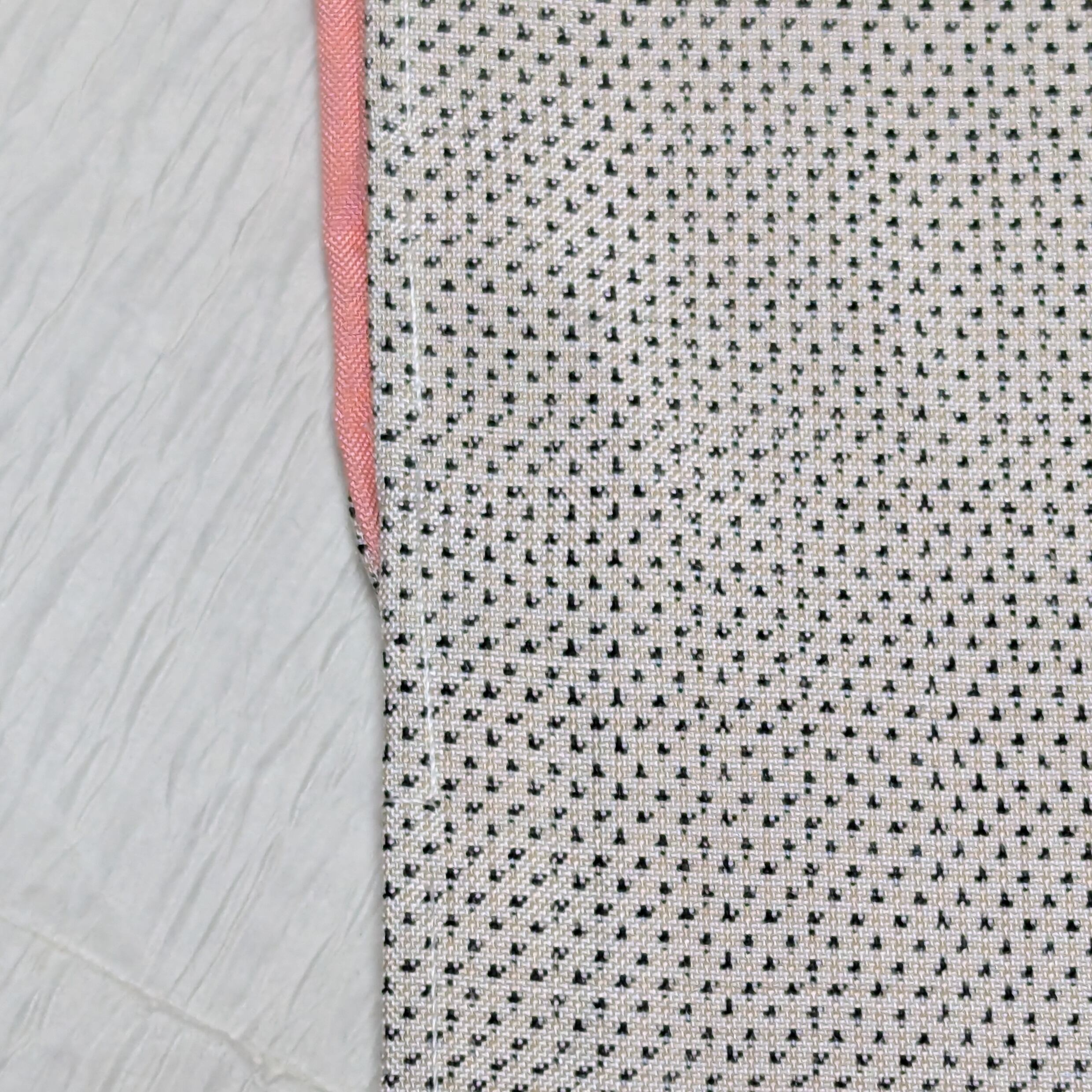 美品！鈴乃屋製＊白大島＊７マルキ＊本場大島紬＊防水済み＊着物＊１６２ｃｍ＊裄６７ 本場白大島紬】 7マルキカタス式 白薩摩泥 伝統的工芸品 「粋宴唐草