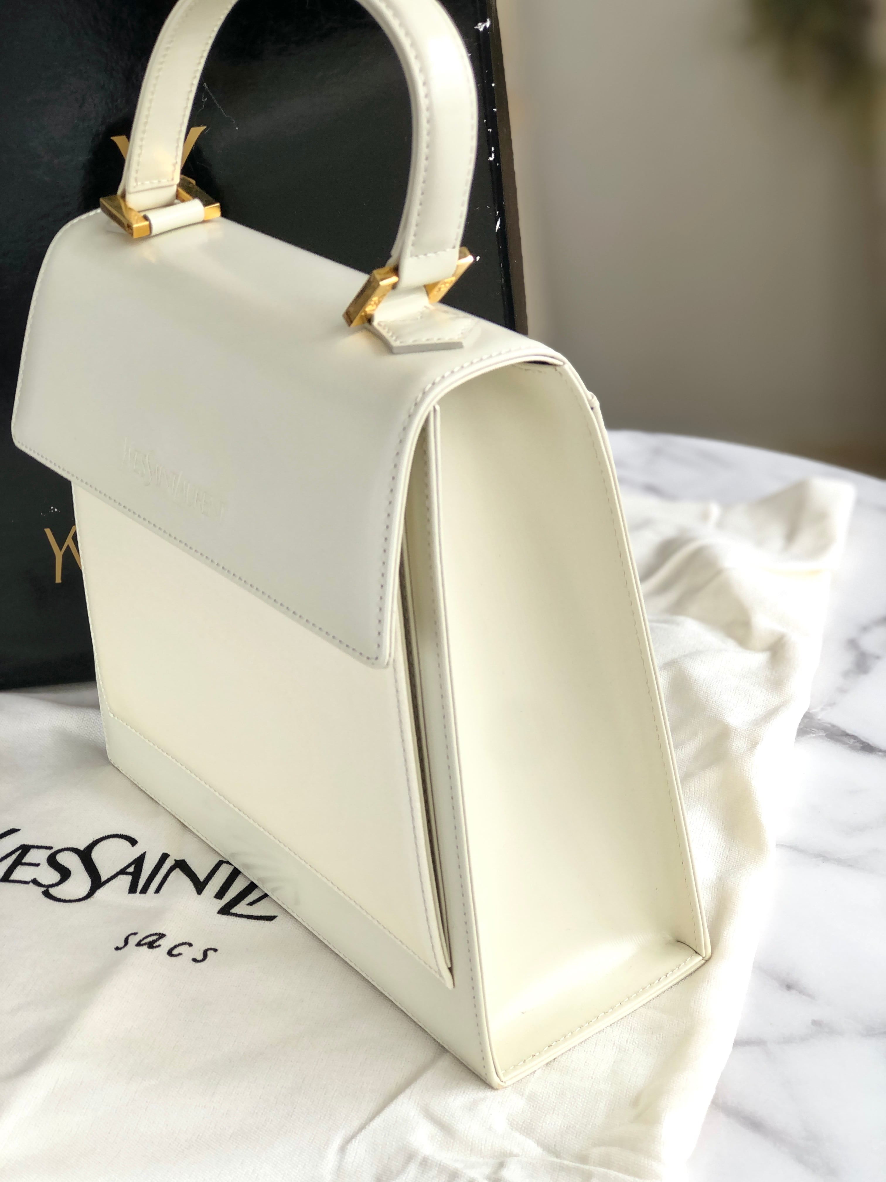 Yves Saint Laurent イヴ ・サンローラン ロゴ型押し ファブリック