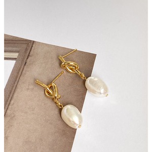 natural freshwater pearl earrings