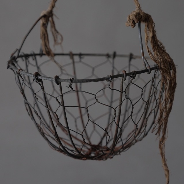 Hanging basket