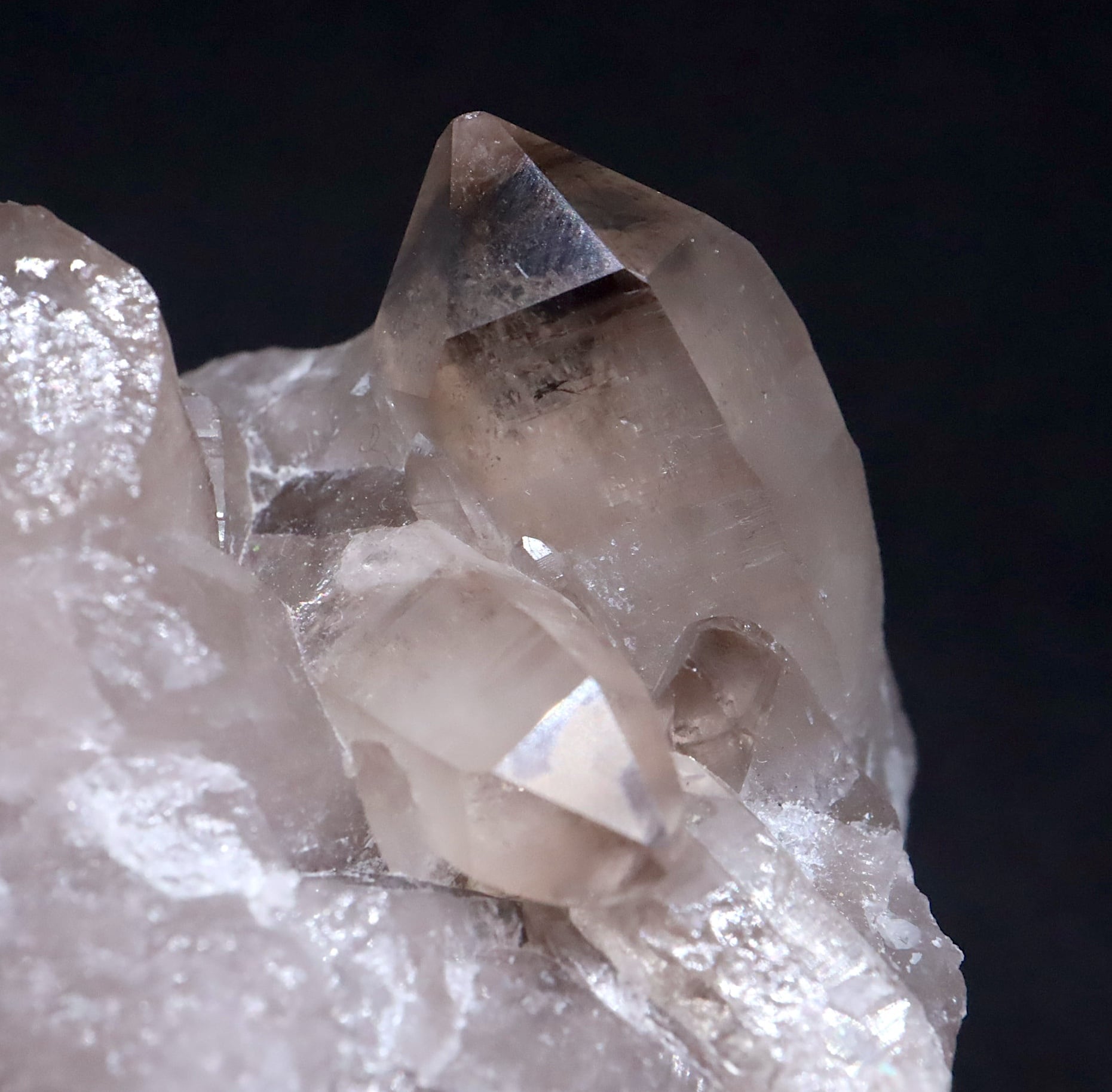 スモーキークォーツ 煙水晶 84.6g SQZ137 鉱物 原石 天然石