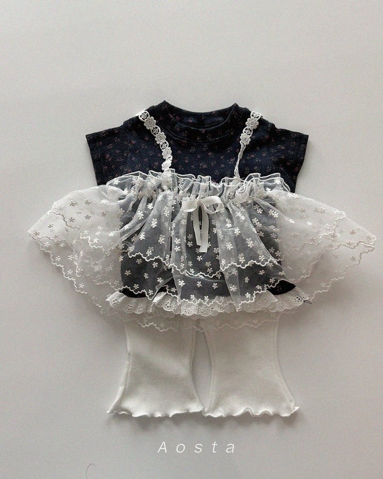 [Aosta] Lace strap tee / [아오스타] 레이스끈뷔스티에