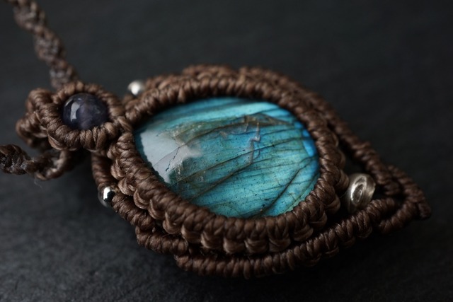 ラブラドライトのマクラメネックレス - 静響 -【一点物】