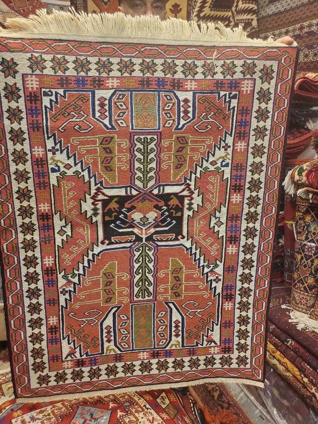 絨毯クエスト50【No.20】Varni ※現在、こちらの商品はイランに置いてあります。ご希望の方は先ずは在庫のご確認をお願いします。