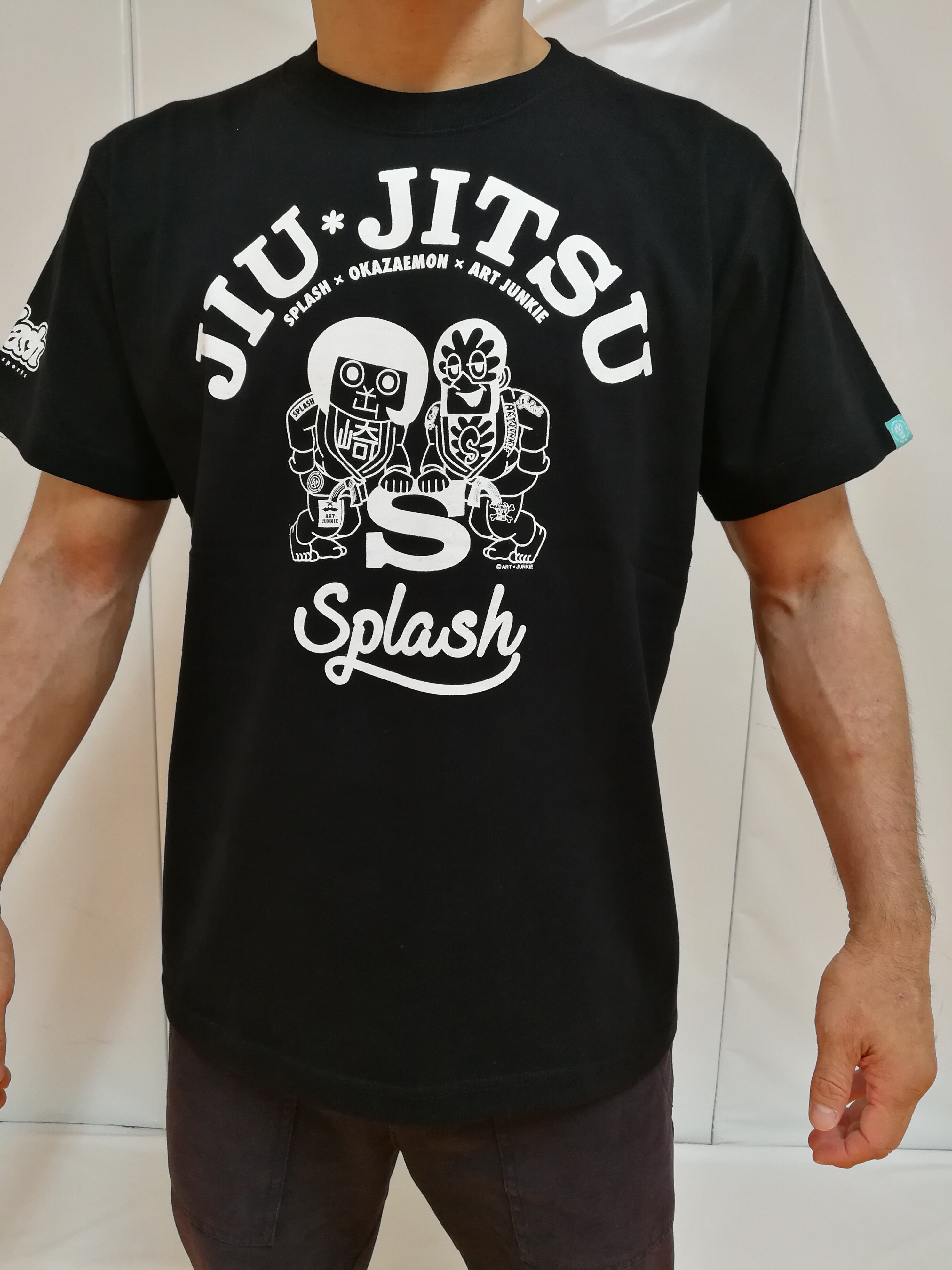 スプラッシュ×オカザえもん×アートジャンキーコラボTシャツ（ブラック