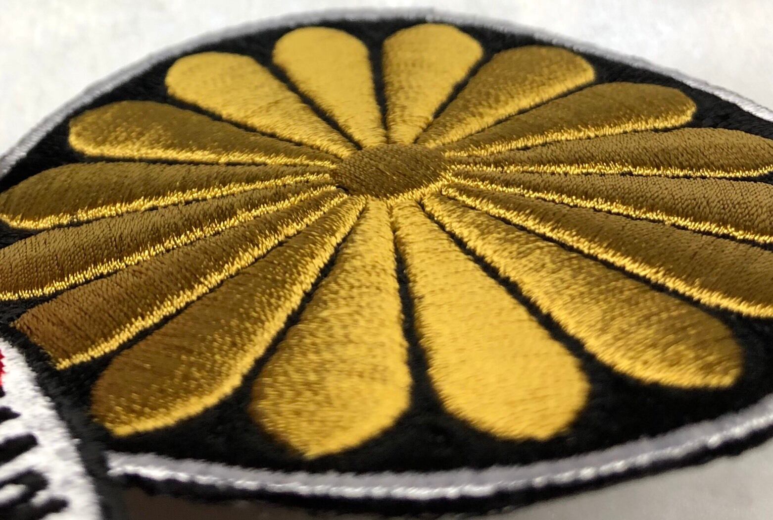 10cm x 8.5cm / JAPAN ARMY ワッペン 菊花紋章 菊の御紋 菊紋 皇室