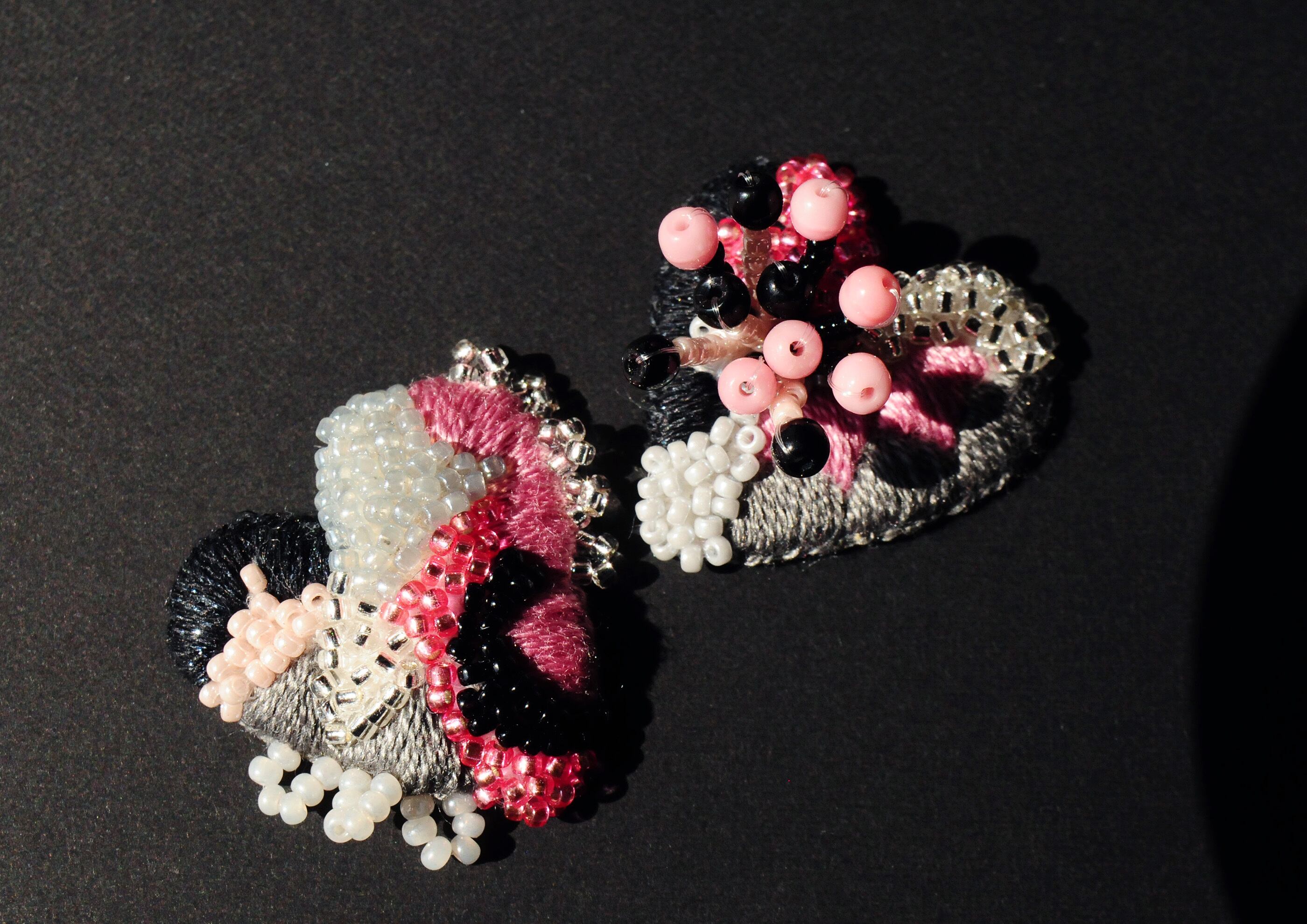 < Bella ~ワタシノニワ~ >『 ピンクと黒と 』イヤリング