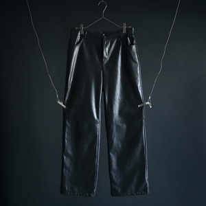 wide & loose silhouette black fake leather trouser pants