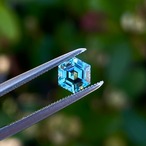 ヘキサゴンカット ブルージルコン 4.6-5.1mm, カンボジア産