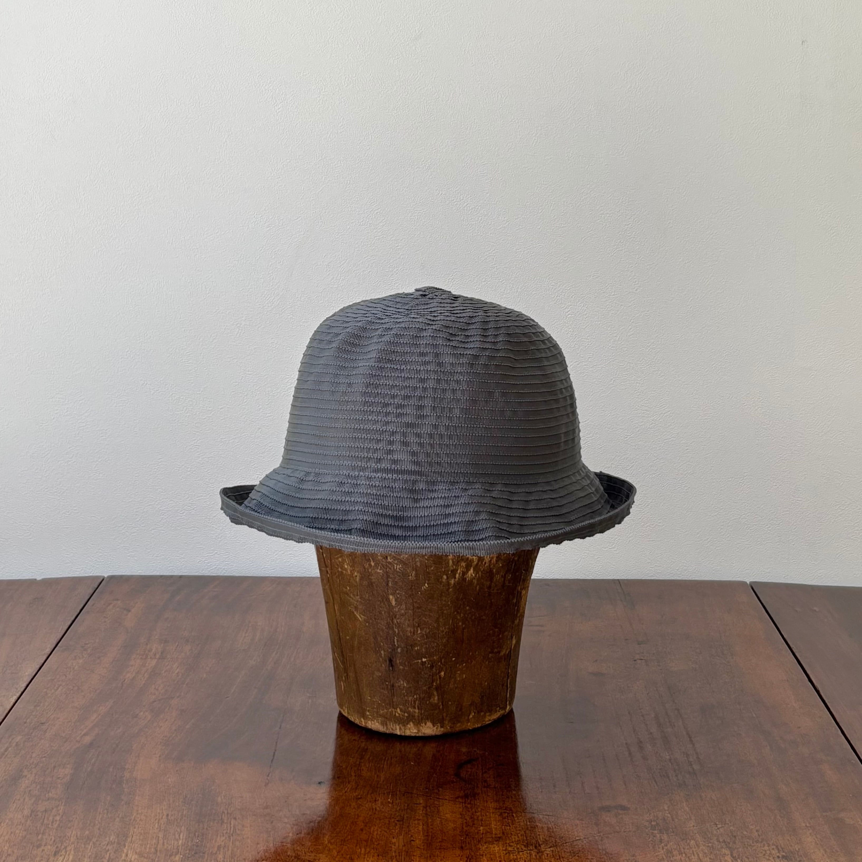 ＊新品未使用＊　サシキ　麦わら帽子　グレーテープ 新品未使用＊ サシキ 麦わら帽子 グレーテープ 新品未使用＊ サシキ