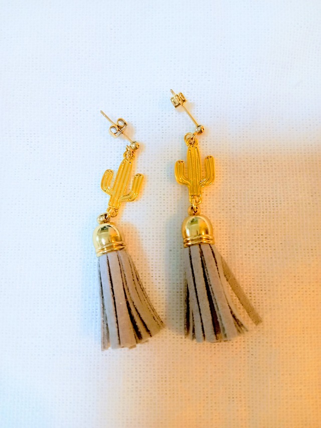 Peace Tassel Earring デニム　ライトブルー